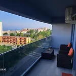 Sunset Boulevard Apartment Mamaia
