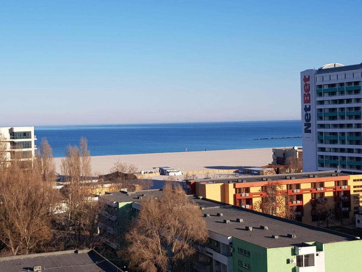 Sunset Boulevard Mamaia
